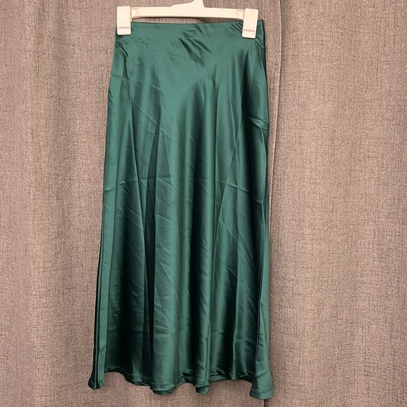 HOTOUCH Womens Midi Skirt High Waisted Solid Satin Dress Zipper Size XSmall - Picture 7 of 7